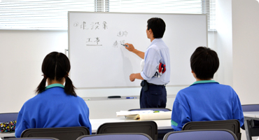調査部の様子