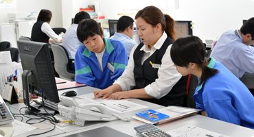 埴生中学校 G&D事業部の様子