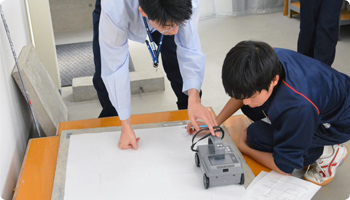 松代中学校 非破壊試験部の様子