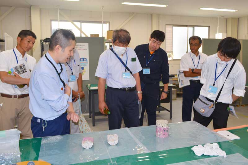 長野県農業教育研究会のコンクリート試験の様子